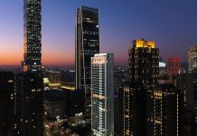 信義計畫區、現代主義「普立茲克建築」
